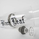 Glas-Bong-Zylinder mit schwarzem Black Leaf Logo auf der...