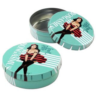 Aufbewahrungsdose, rund, Metall, mintgrün mit Deckeldruck Pin-up-Motiv Frau in rot-schwarzem Kleid und Schriftzug Bongasms, eine geschlossene Dose, eine seitlich offen; silberner Innenraum sichtbar.